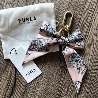 フルラ(Furla)の新品 フルラ スカーフ リボン キーホルダー 花柄 20〜21年秋冬新作♡(キーホルダー)