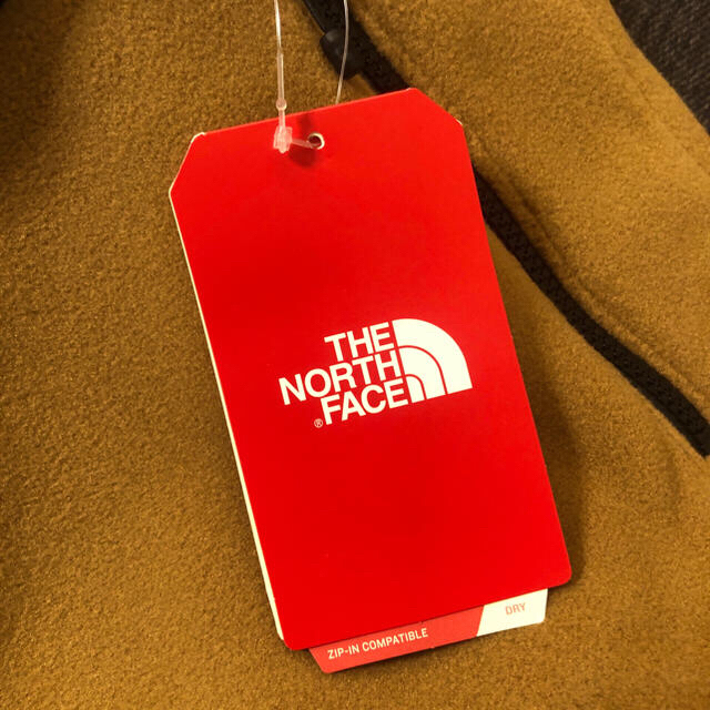 THE NORTH FACE(ザノースフェイス)の新品　ノースフェイス　デナリフードジャケット メンズのジャケット/アウター(マウンテンパーカー)の商品写真