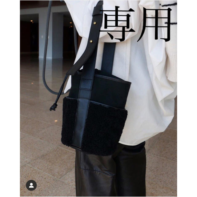 Drawer(ドゥロワー)の本日限定❗️♡完売品 ayako bag ムートンバッグBLACK♡ レディースのバッグ(ハンドバッグ)の商品写真