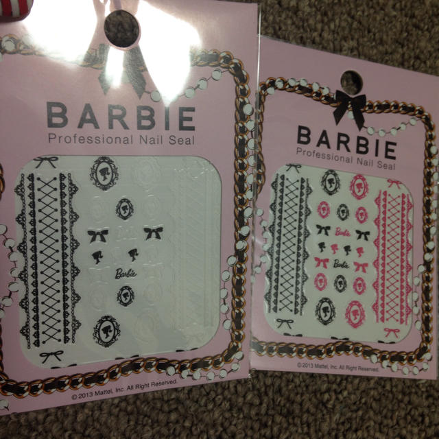 Barbie(バービー)のBarbie コルセットネイルシール２枚 コスメ/美容のネイル(ネイル用品)の商品写真