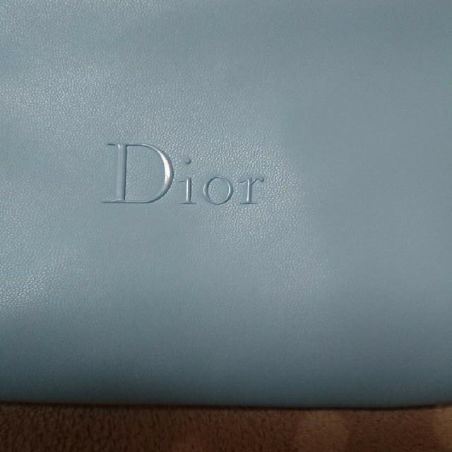 Christian Dior(クリスチャンディオール)の即日発送可！【新品・未使用】ディオール  水色ポーチ  箱付き レディースのファッション小物(ポーチ)の商品写真