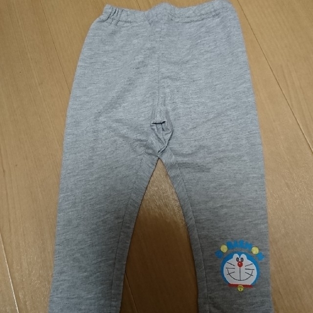 サンリオ(サンリオ)のサンリオ ドラえもん シャツ ズボン 90㎝ キッズ/ベビー/マタニティのキッズ服男の子用(90cm~)(Tシャツ/カットソー)の商品写真