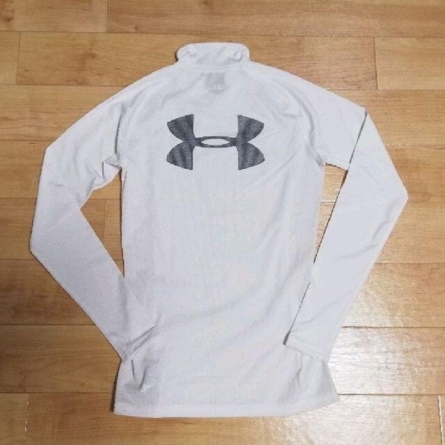 UNDER ARMOUR(アンダーアーマー)の新品　UNDER ARMOUR コンプレッション スポーツ/アウトドアのトレーニング/エクササイズ(トレーニング用品)の商品写真