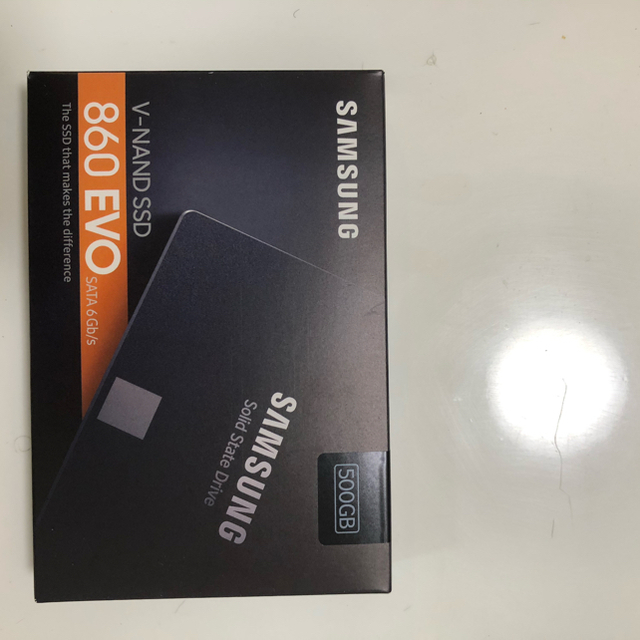 新品未開封　Samsung SSD 500GB 860 EVO転送速度読み出し