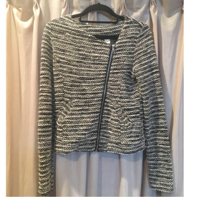 ZARA(ザラ)のH&M ツイード風 ニットジャケット ノーカラー 新品 レディースのジャケット/アウター(ノーカラージャケット)の商品写真