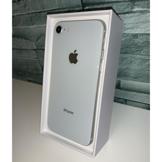 ⭐︎iPhone8 Silver 64GB⭐︎美品！simロック解除済 おまけ付