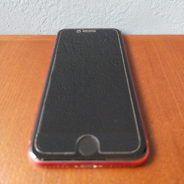 iPhone(アイフォーン)のiPhone SE2　第2世代　レッド　64GB　シムフリー スマホ/家電/カメラのスマートフォン/携帯電話(スマートフォン本体)の商品写真