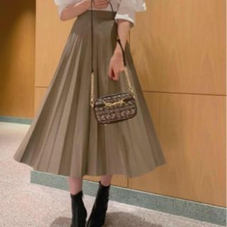 田中みな実着用 スナイデルスカート