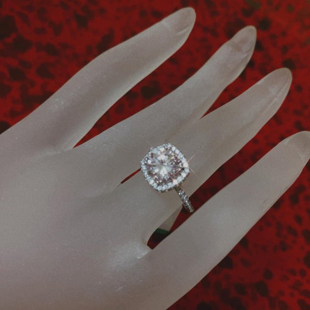 眩しい輝き　3.00ct ダイヤモンドリング レディースのアクセサリー(リング(指輪))の商品写真
