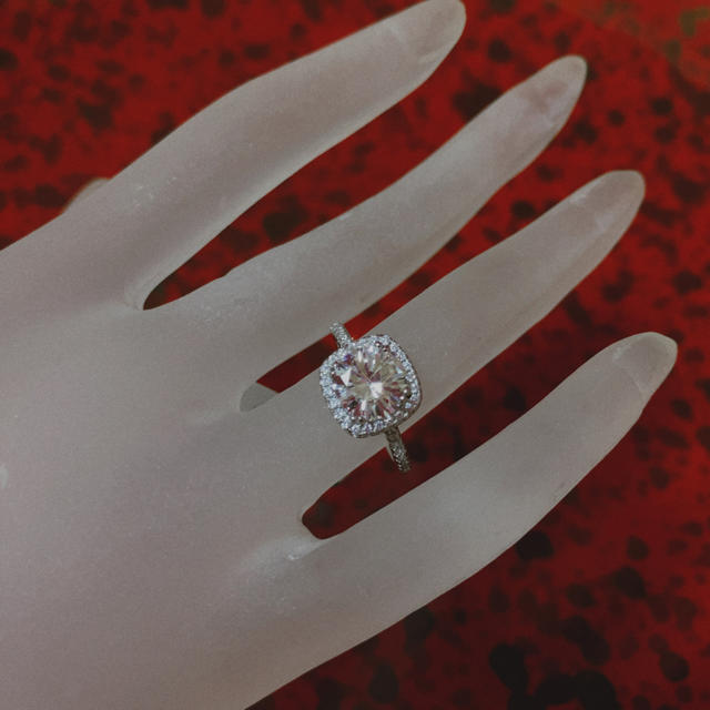 眩しい輝き　3.00ct ダイヤモンドリング レディースのアクセサリー(リング(指輪))の商品写真