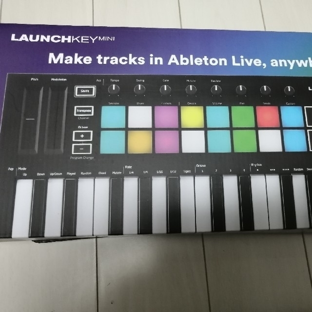 MIDIコントローラーNovation launch  key mini mk3