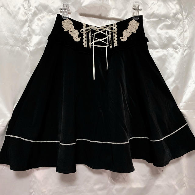 axes femme(アクシーズファム)のaxes femme 編み上げリボン スカート ブラック レース 黒 レディースのスカート(ひざ丈スカート)の商品写真