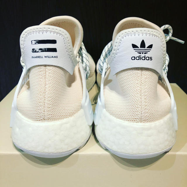 adidas(アディダス)のPHARRELL WILLIAMS × ADIDAS ORIGINALS  メンズの靴/シューズ(スニーカー)の商品写真