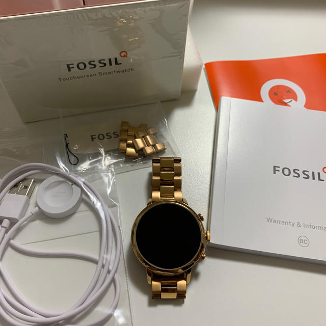 FOSSIL(フォッシル)のゆうままんさん専用。FOSSIL Gen4Q ローズゴールド調 極美品 レディースのファッション小物(腕時計)の商品写真