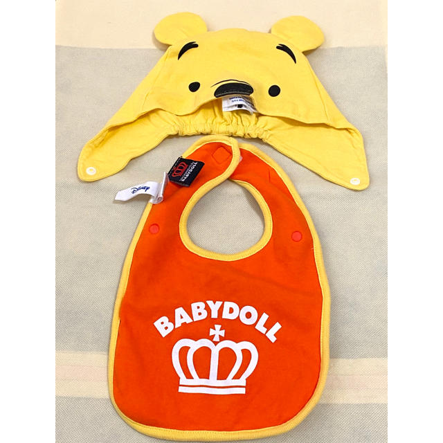 BABYDOLL(ベビードール)の【BABYDOLL】Winnie the Pooh 帽子＆リバーシブルスタイ キッズ/ベビー/マタニティのこども用ファッション小物(ベビースタイ/よだれかけ)の商品写真