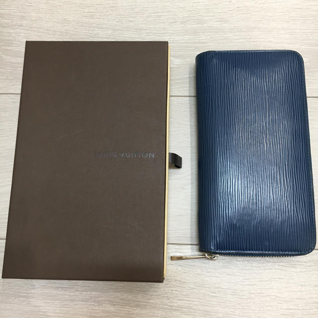 財布LOUIS VUITTON ルイヴィトン ジッピーウォレット　長財布　ラウンド