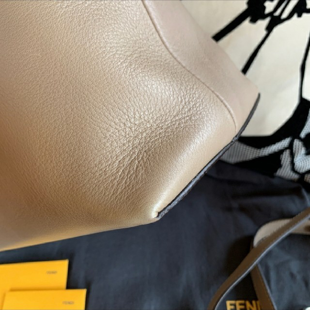 FENDI(フェンディ)のFENDI BY THE WAY large レディースのバッグ(ハンドバッグ)の商品写真