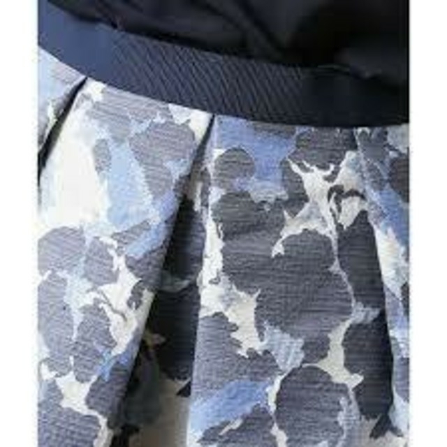 ANAYI(アナイ)の週末特価❤️ANAYI❤️大人エレガントなカモフラージュデザインスカート レディースのスカート(ひざ丈スカート)の商品写真