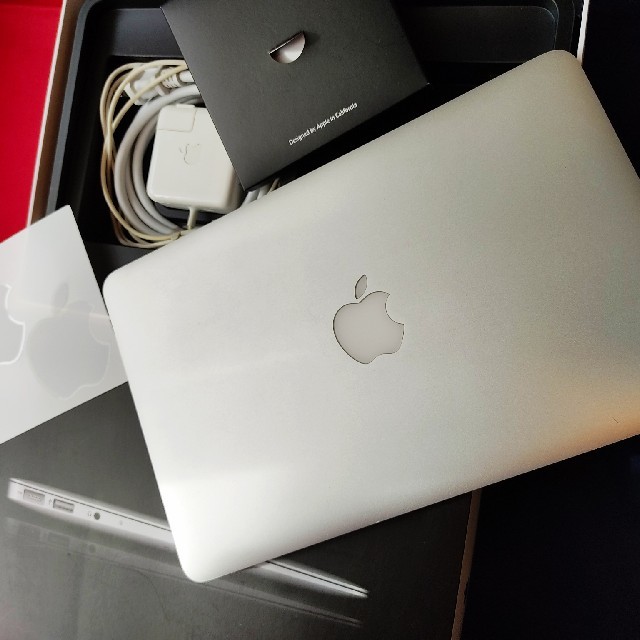 〓完動美品〓Macbook Air mid2011〓化粧箱、付属品完備〓