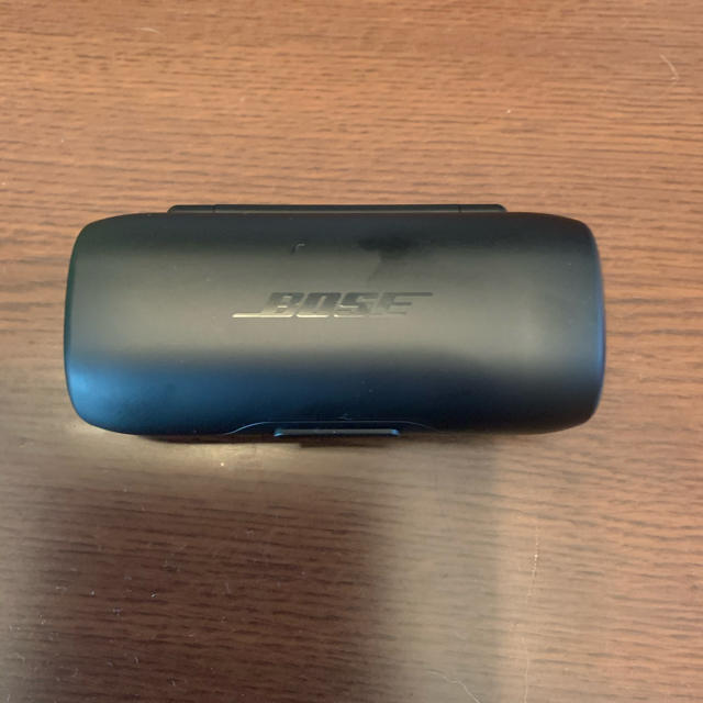 BOSE(ボーズ)のBOSE ワイヤレスイヤフォンケース スマホ/家電/カメラのオーディオ機器(その他)の商品写真