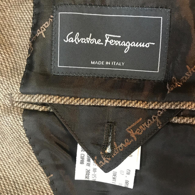 Salvatore Ferragamo(サルヴァトーレフェラガモ)のたーなー様専用！フェラガモ　カシミヤジャケット メンズのジャケット/アウター(テーラードジャケット)の商品写真