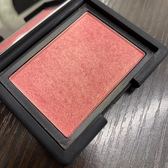 NARS(ナーズ)のNARSブラッシュ チーク orgasm4013 コスメ/美容のベースメイク/化粧品(チーク)の商品写真