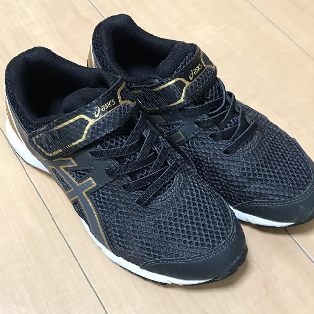 asics(アシックス)のアシックス レーザービーム 21.5 キッズ/ベビー/マタニティのキッズ靴/シューズ(15cm~)(スニーカー)の商品写真