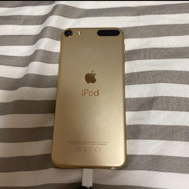 第6世代 iPod touch 32GB ゴールド スマホ/家電/カメラのオーディオ機器(ポータブルプレーヤー)の商品写真