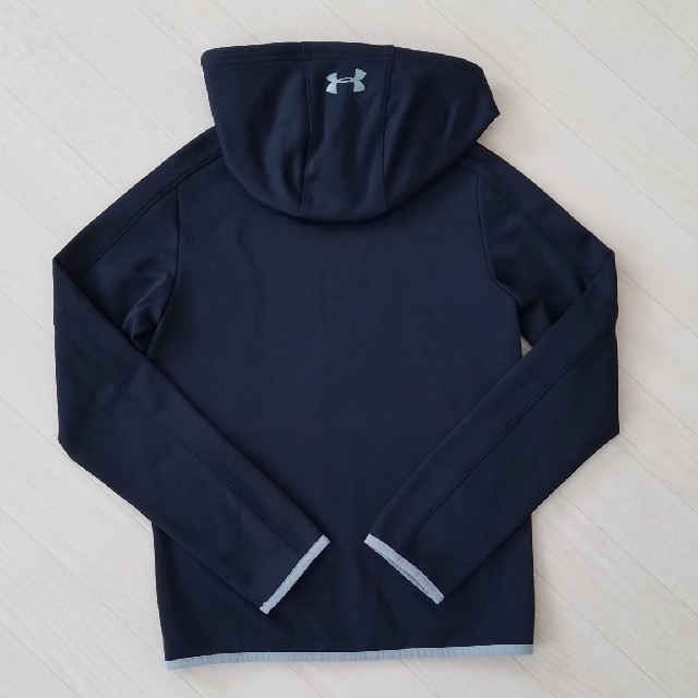 UNDER ARMOUR(アンダーアーマー)のアンダーアーマー パーカー140cm キッズ/ベビー/マタニティのキッズ服男の子用(90cm~)(ジャケット/上着)の商品写真