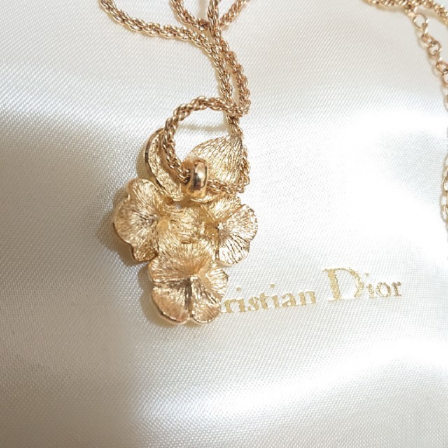 Christian Dior(クリスチャンディオール)の超希少 Christian Dior リーフ パール ネックレス レディースのアクセサリー(ネックレス)の商品写真