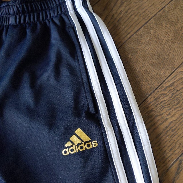 adidas(アディダス)のアディダス ハーフパンツ 120サイズ キッズ/ベビー/マタニティのキッズ服男の子用(90cm~)(パンツ/スパッツ)の商品写真