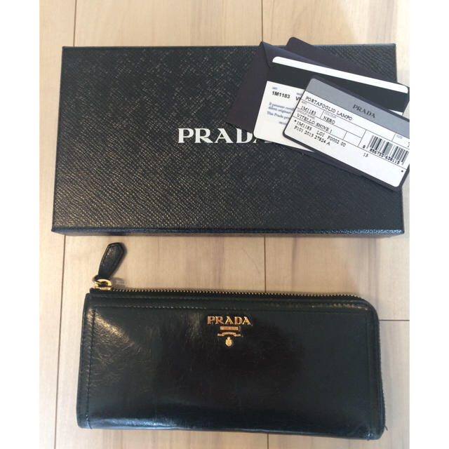 PRADA 長財布 ブラック レザー