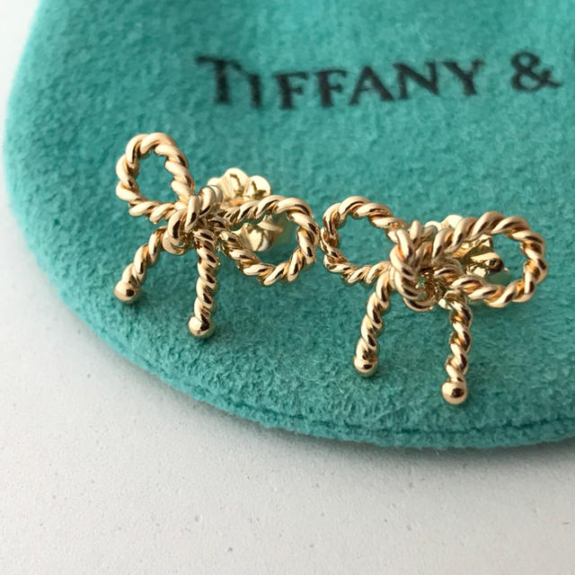 Tiffany  K18YG 渦巻きリボンピアス　美品