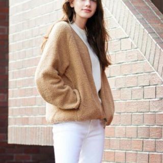 ユニクロ(UNIQLO)のUNIQLO ボアフリース Vネック フルジップ カーディガン(ノーカラージャケット)