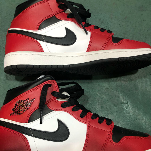 Nike AirJordan1 mid Chicago black toe