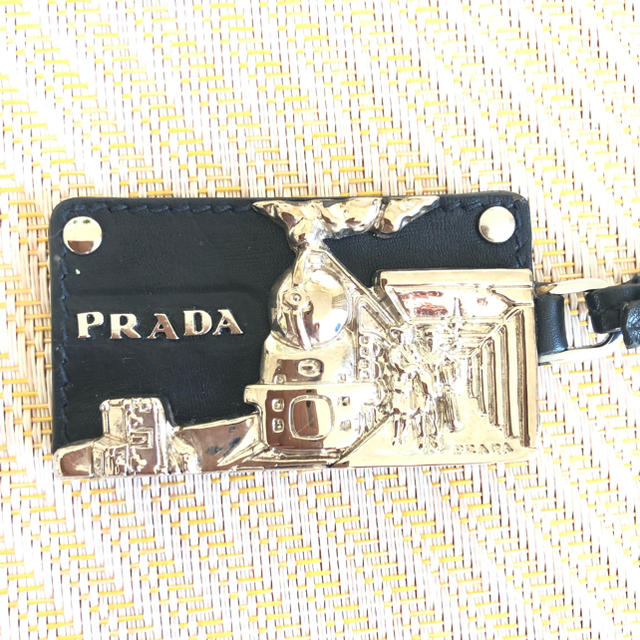 値下げ★未使用★超レア★プラダ PRADA 旅モチーフ  キーホルダー