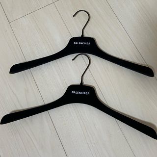 バレンシアガ(Balenciaga)のBALENCIAGA  ハンガー2本セット　♡新品未使用♡(押し入れ収納/ハンガー)