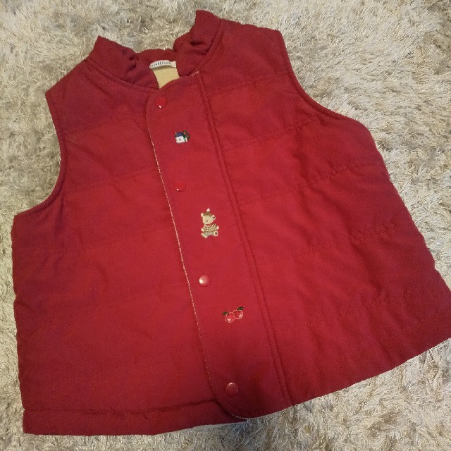 familiar(ファミリア)のfamiliar ダウンベスト 90センチ キッズ キッズ/ベビー/マタニティのキッズ服女の子用(90cm~)(ジャケット/上着)の商品写真