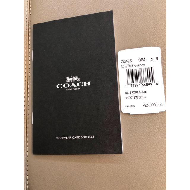 COACH(コーチ)の【未使用】コーチ　スライド　サンダル　レディース　花柄　パステルピンク　レア レディースの靴/シューズ(サンダル)の商品写真