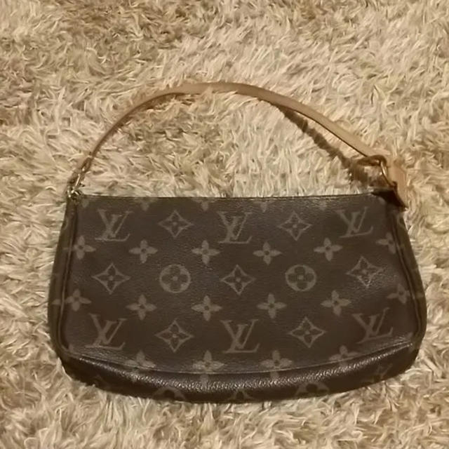 Louis Vuitton pochette