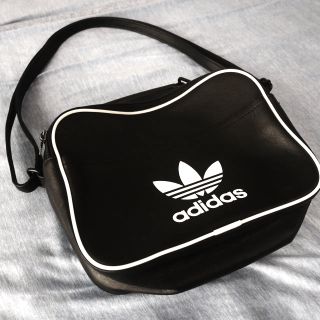 アディダス(adidas)のアディダス　オリジナルス　MINI AIRL VINT ミニ ショルダーバッグ(ショルダーバッグ)