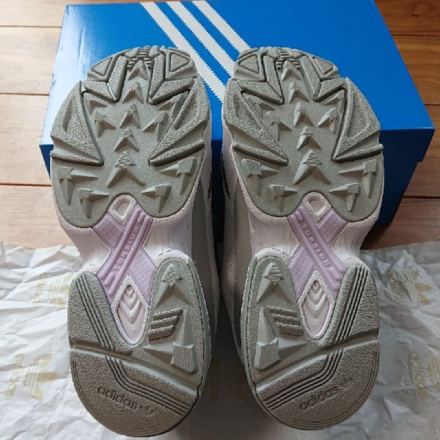 adidas スニーカー ファルコン 2