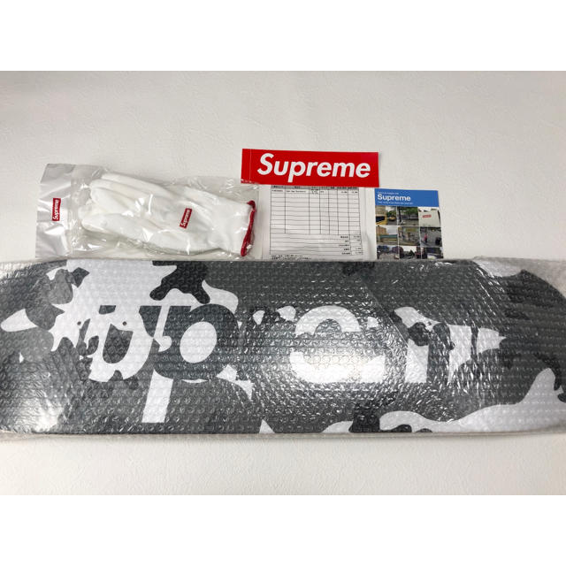 Supreme(シュプリーム)のノベルティ付き Supreme Camo Logo Skateboard スポーツ/アウトドアのスポーツ/アウトドア その他(スケートボード)の商品写真