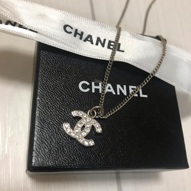 CHANEL(シャネル)のCHANEL ココマーク　ストーン　シルバーネックレス レディースのアクセサリー(ネックレス)の商品写真