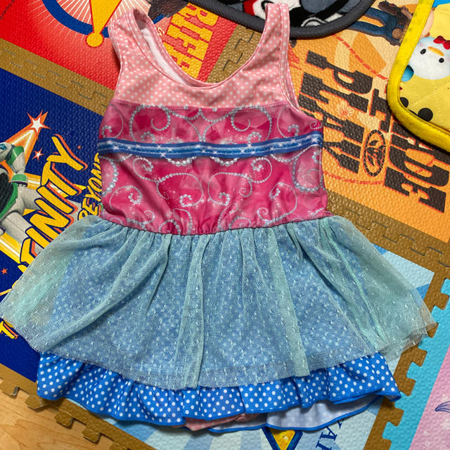 Disney(ディズニー)のDisney  水着  110センチ  女の子用 キッズ/ベビー/マタニティのキッズ服女の子用(90cm~)(水着)の商品写真