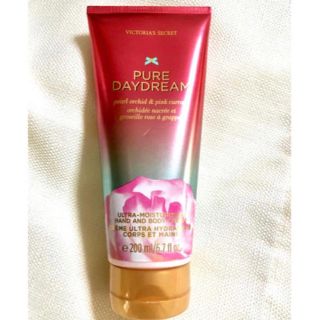 ヴィクトリアズシークレット(Victoria's Secret)の【新品・未使用】ヴィクトリアシークレット　ボディクリーム　ピュアディ　200ml(ボディクリーム)