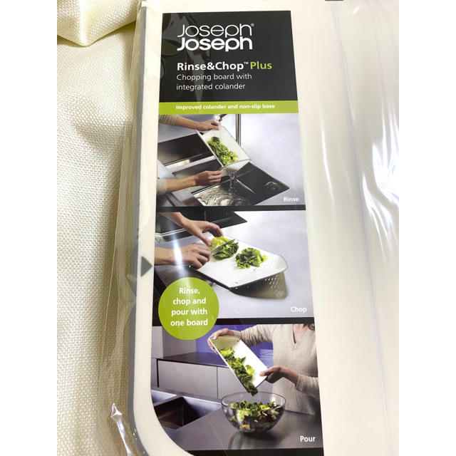 Joseph Joseph(ジョセフジョセフ)の新品・未使用　ジョセフジョセフ リンス&チョップ プラス 水切り付きまな板 インテリア/住まい/日用品のキッチン/食器(調理道具/製菓道具)の商品写真