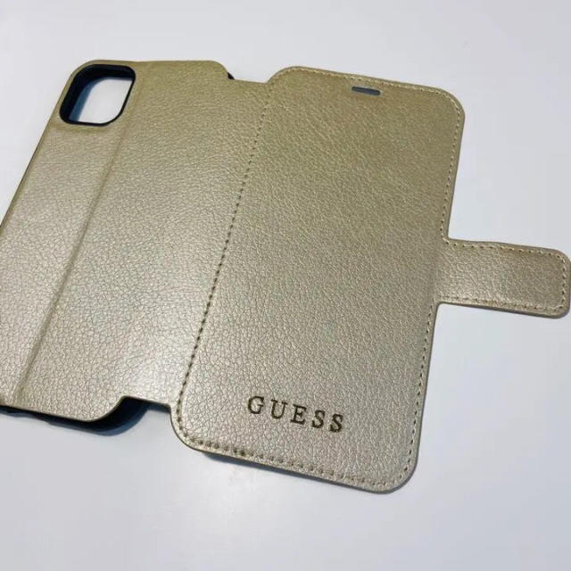 GUESS(ゲス)のGUESS ゲス iPhone 11 フリップケース ゴールド スマホ/家電/カメラのスマホアクセサリー(iPhoneケース)の商品写真