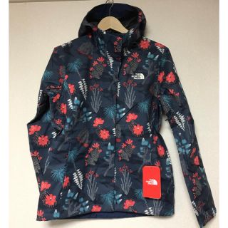 ザノースフェイス(THE NORTH FACE)の★海外限定★ノースフェイスマウンテンパーカーS★ウインドブレーカー花柄★(ナイロンジャケット)