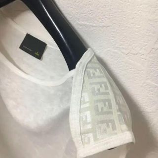 フェンディ(FENDI)のFENDI オフホワイト　タンクトップ　M(タンクトップ)